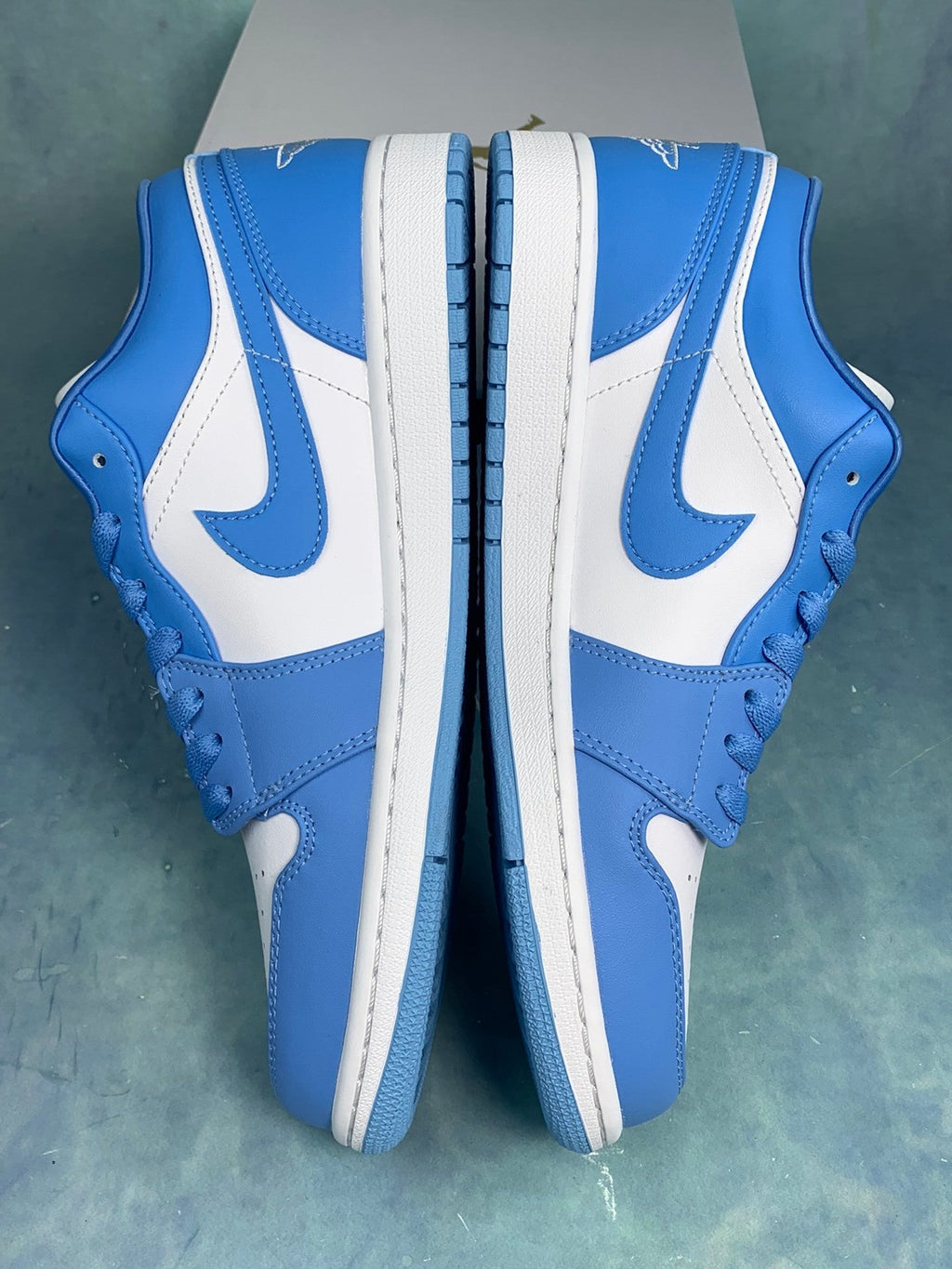 Air Jordan 1 Low UNC Unisex Sneakers AO9944-441 detail view 4