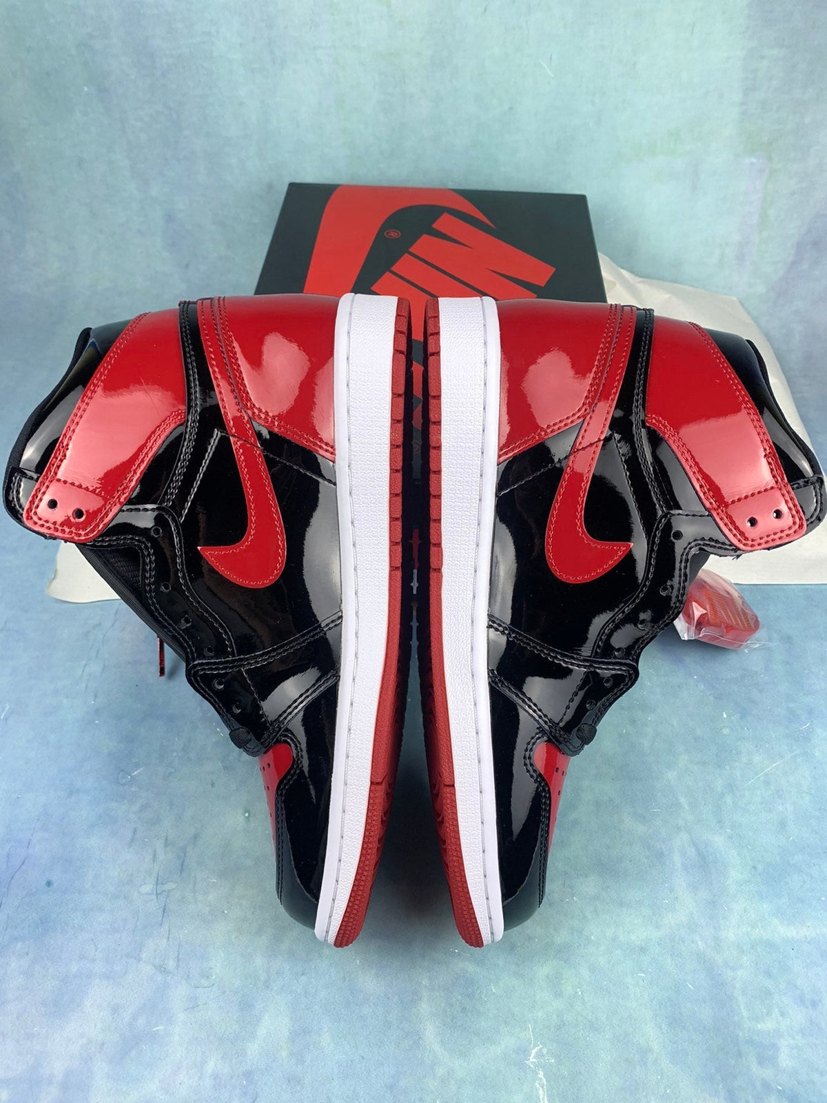 Air Jordan 1 High Bred Patent 555088-063 Unisex Sneakers detail view 3