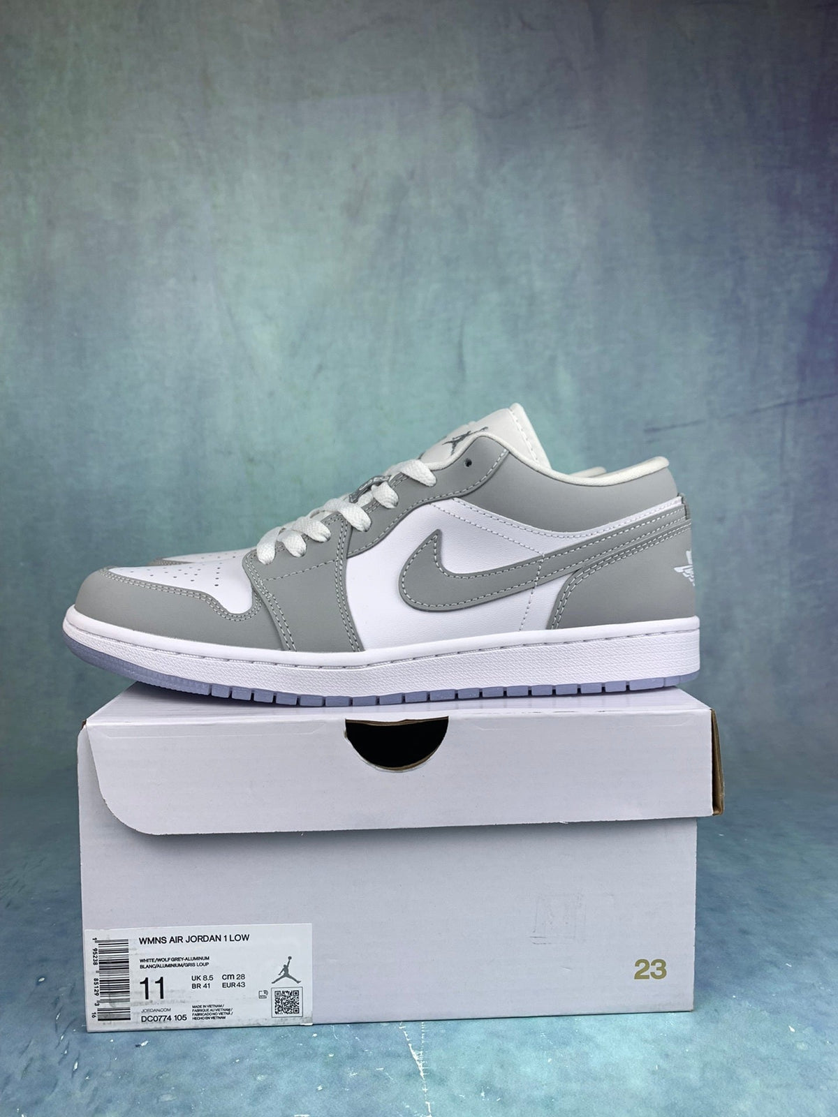 Air Jordan 1 Low Fog Grey Unisex Sneakers DC0774-105 detail view 2