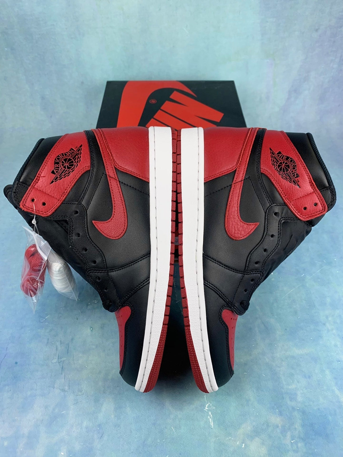 Air Jordan 1 High Banned Black/Red 555088-001 Unisex Sneakers detail view 3