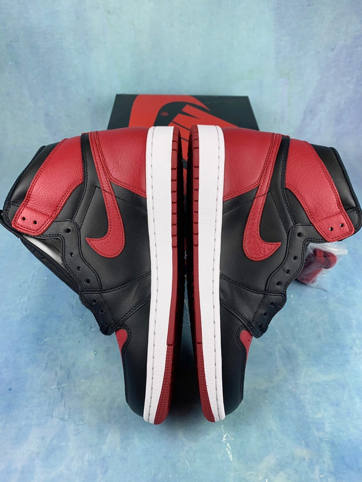 Air Jordan 1 High Banned Black/Red 555088-001 Unisex Sneakers detail view 4