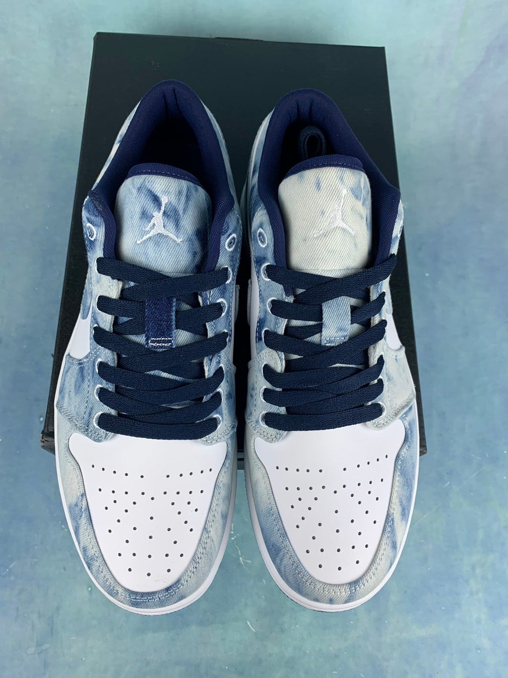 Air Jordan 1 Low Washed Denim Tie-Dye Unisex Sneakers CZ8455-100 detail view 4
