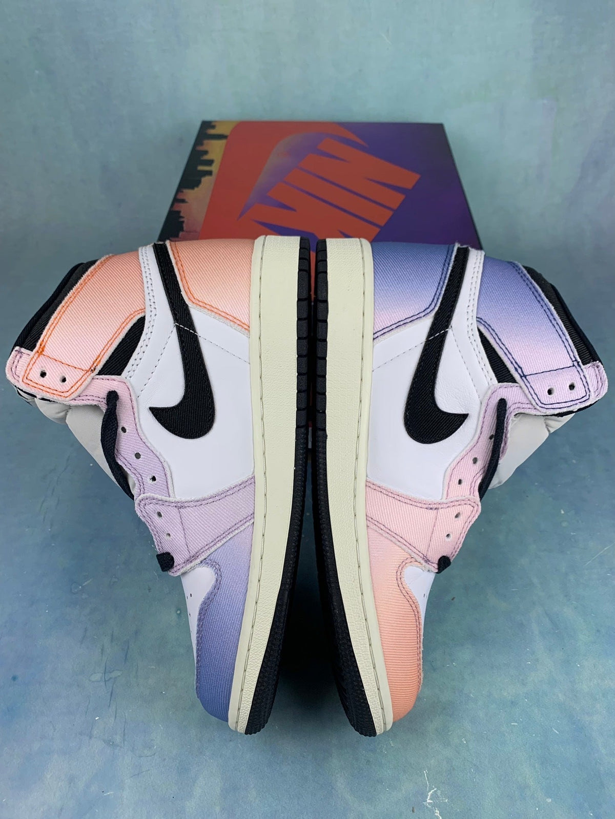 Air Jordan 1 High Craft White-to-Purple Gradient Unisex Sneakers detail view 3