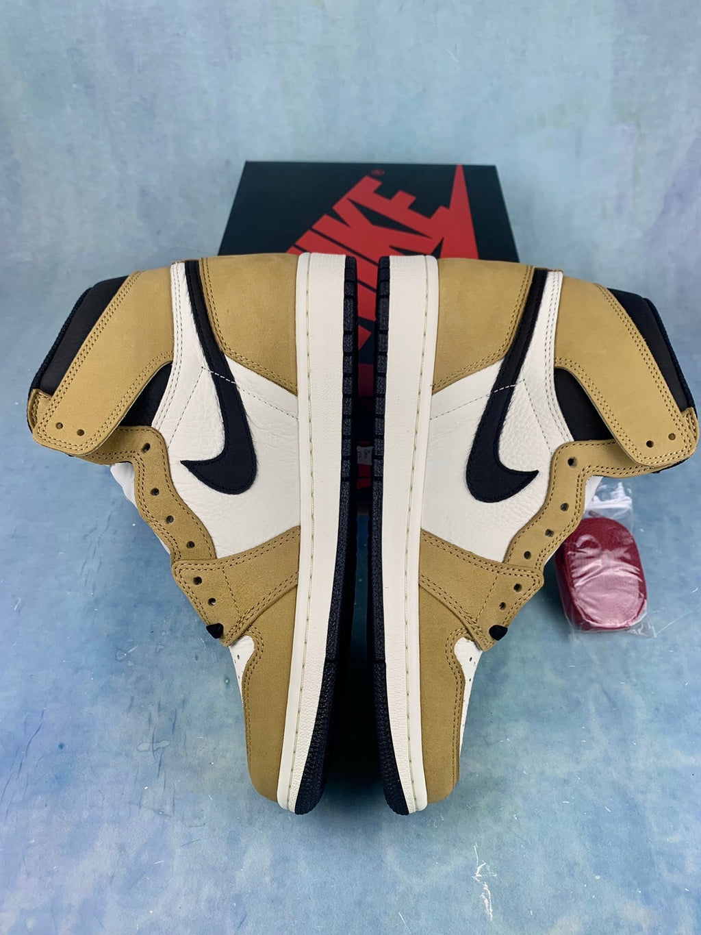 Air Jordan 1 High - Unisex Sneakers Style 26 detail view 4