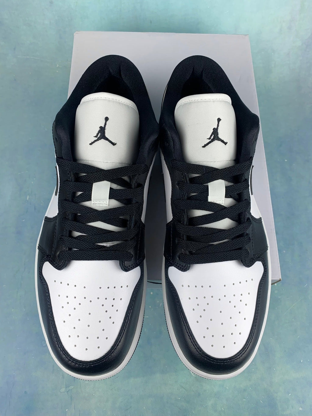 Air Jordan 1 Low Panda Black and White Unisex Sneakers DC0774-101 detail view 3