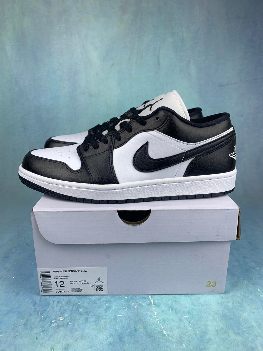 Air Jordan 1 Low Panda Black and White Unisex Sneakers DC0774-101 detail view 2