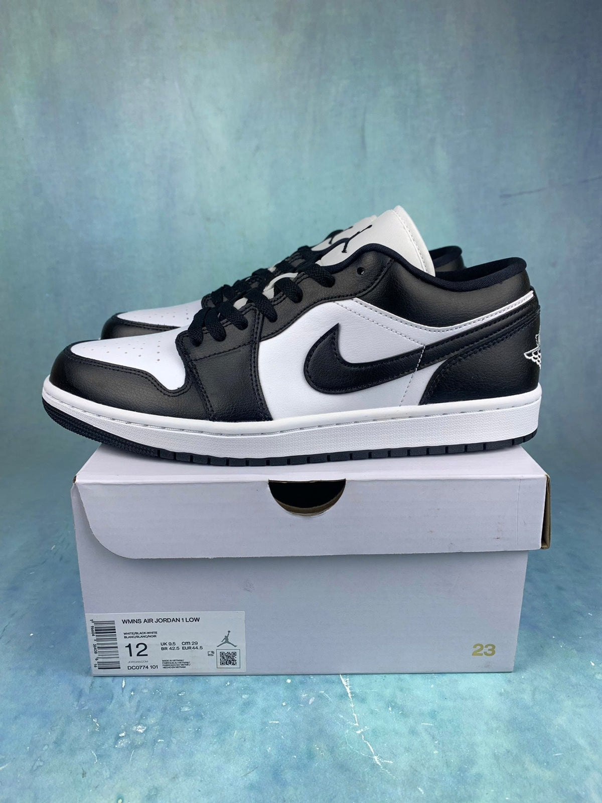 Air Jordan 1 Low Panda Black and White Unisex Sneakers DC0774-101 detail view 2