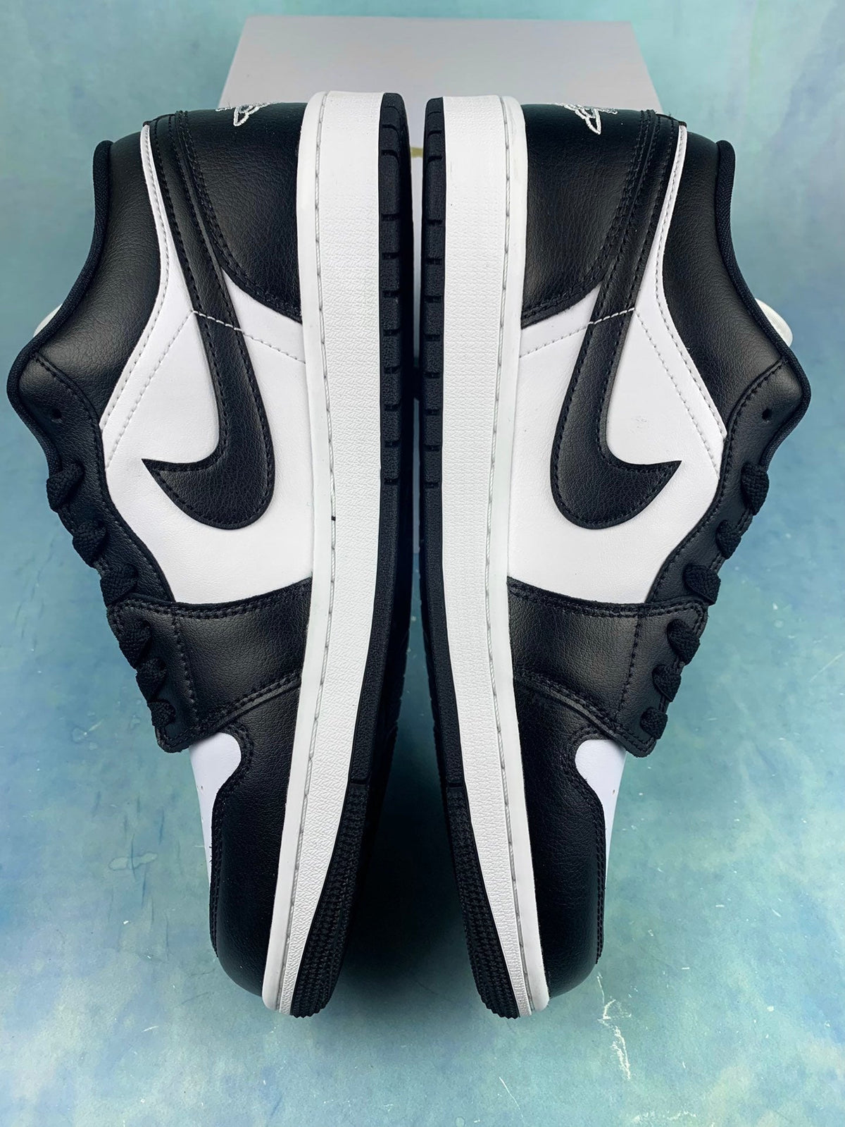 Air Jordan 1 Low Panda Black and White Unisex Sneakers DC0774-101 detail view 4