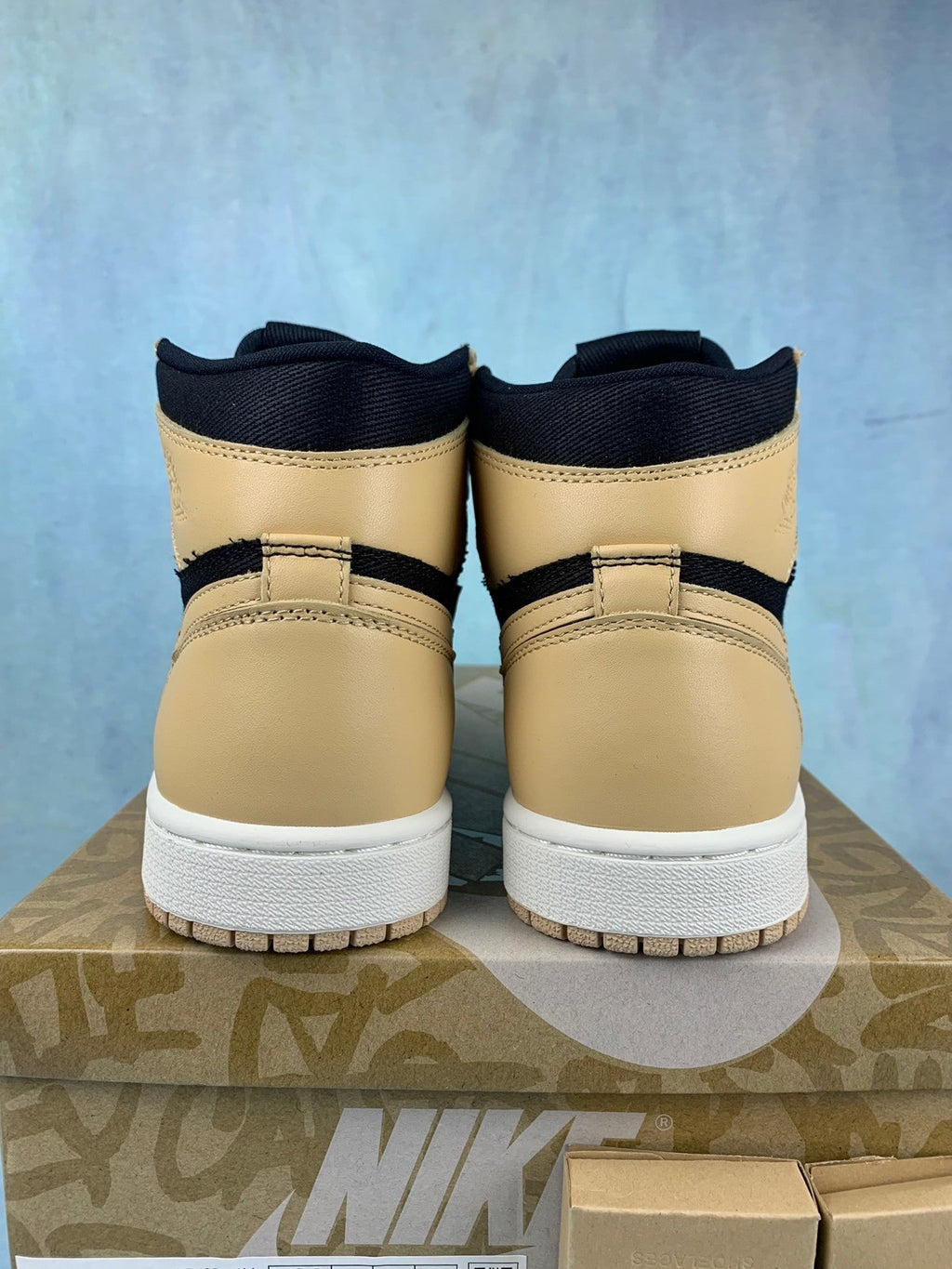 Air Jordan 1 High Milk Tea 575441-202 Unisex Sneakers detail view 6