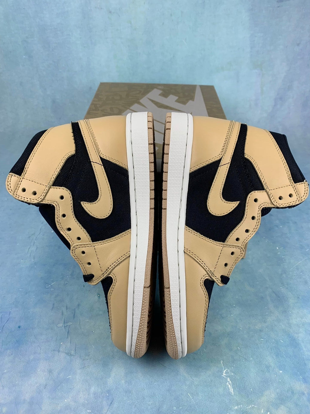 Air Jordan 1 High Milk Tea 575441-202 Unisex Sneakers detail view 3