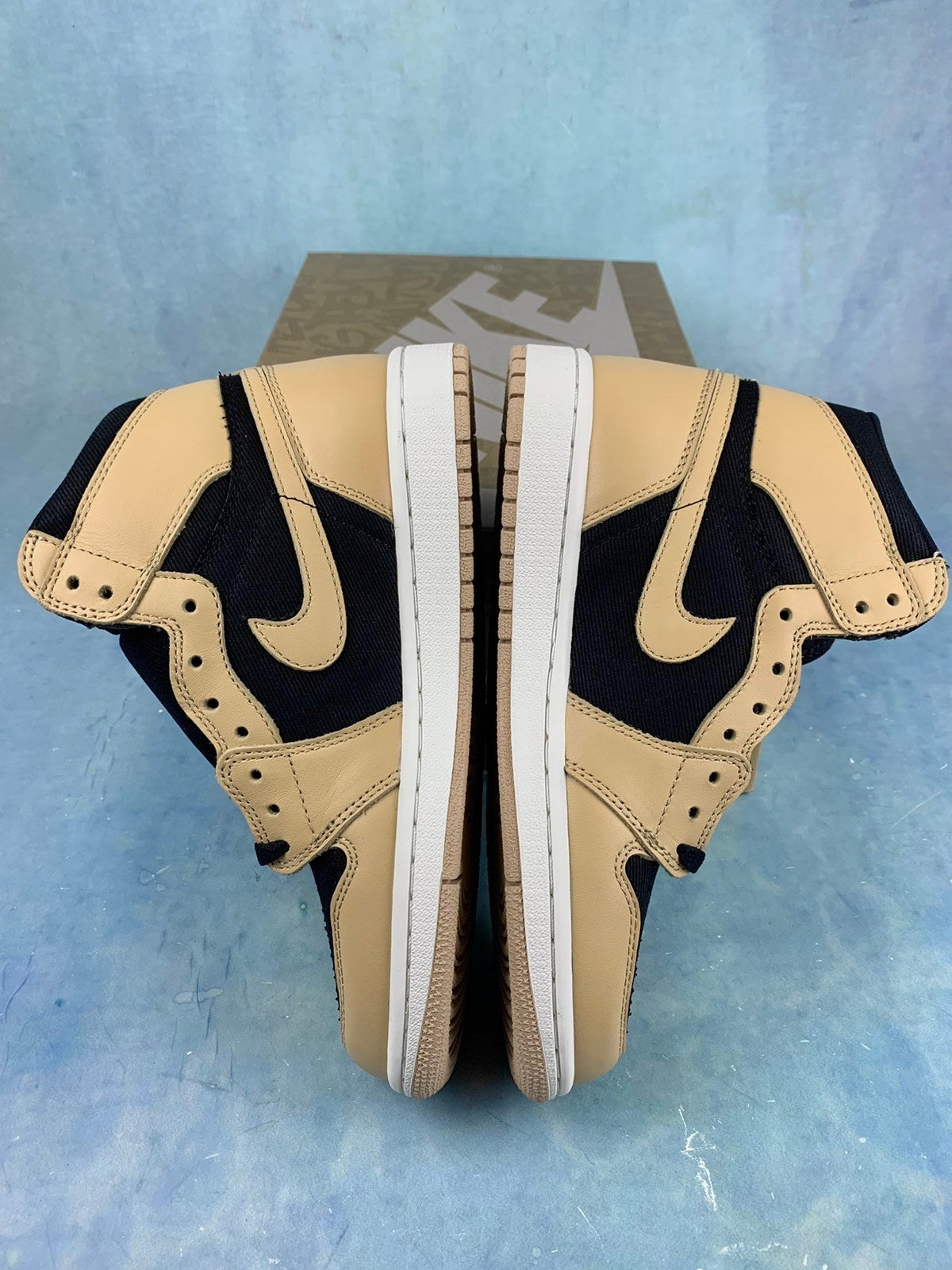 Air Jordan 1 High Milk Tea 575441-202 Unisex Sneakers detail view 3