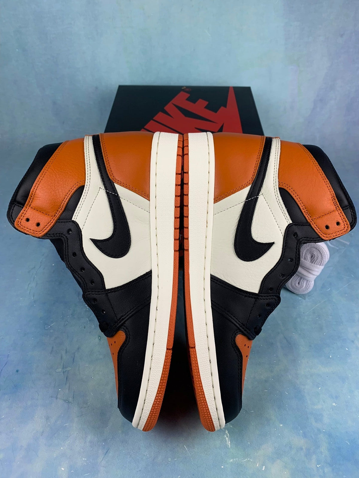 Air Jordan 1 High Black Shattered Backboard 555088-005 Unisex Sneakers detail view 4