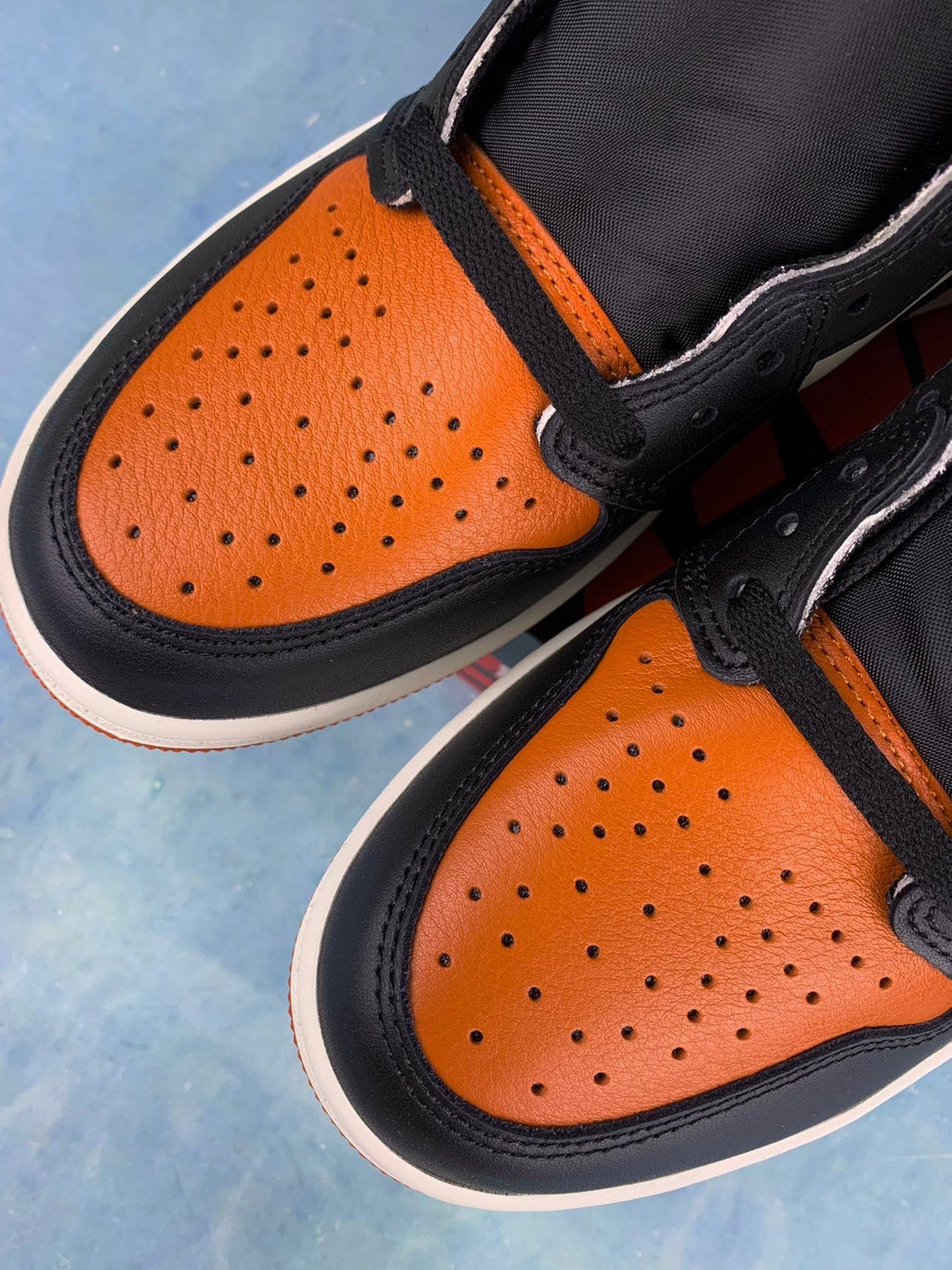 Air Jordan 1 High Black Shattered Backboard 555088-005 Unisex Sneakers detail view 7