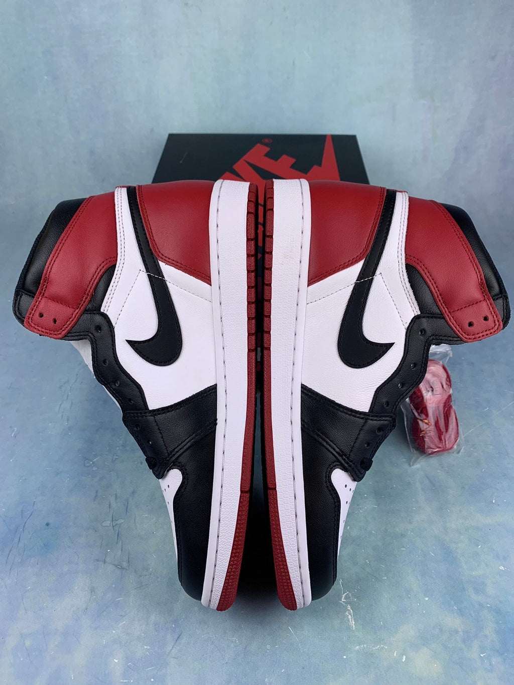 Air Jordan 1 High - Unisex Sneakers Style 22 detail view 3