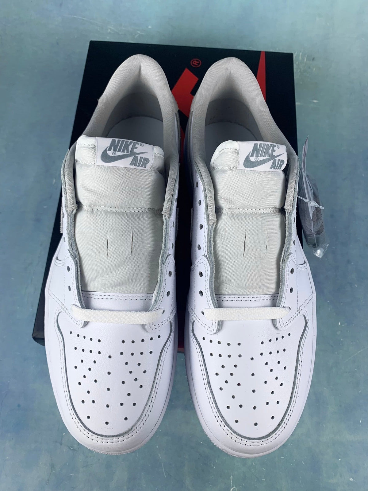 Air Jordan 1 Low White/Grey Unisex Sneakers CZ0790-100 detail view 4
