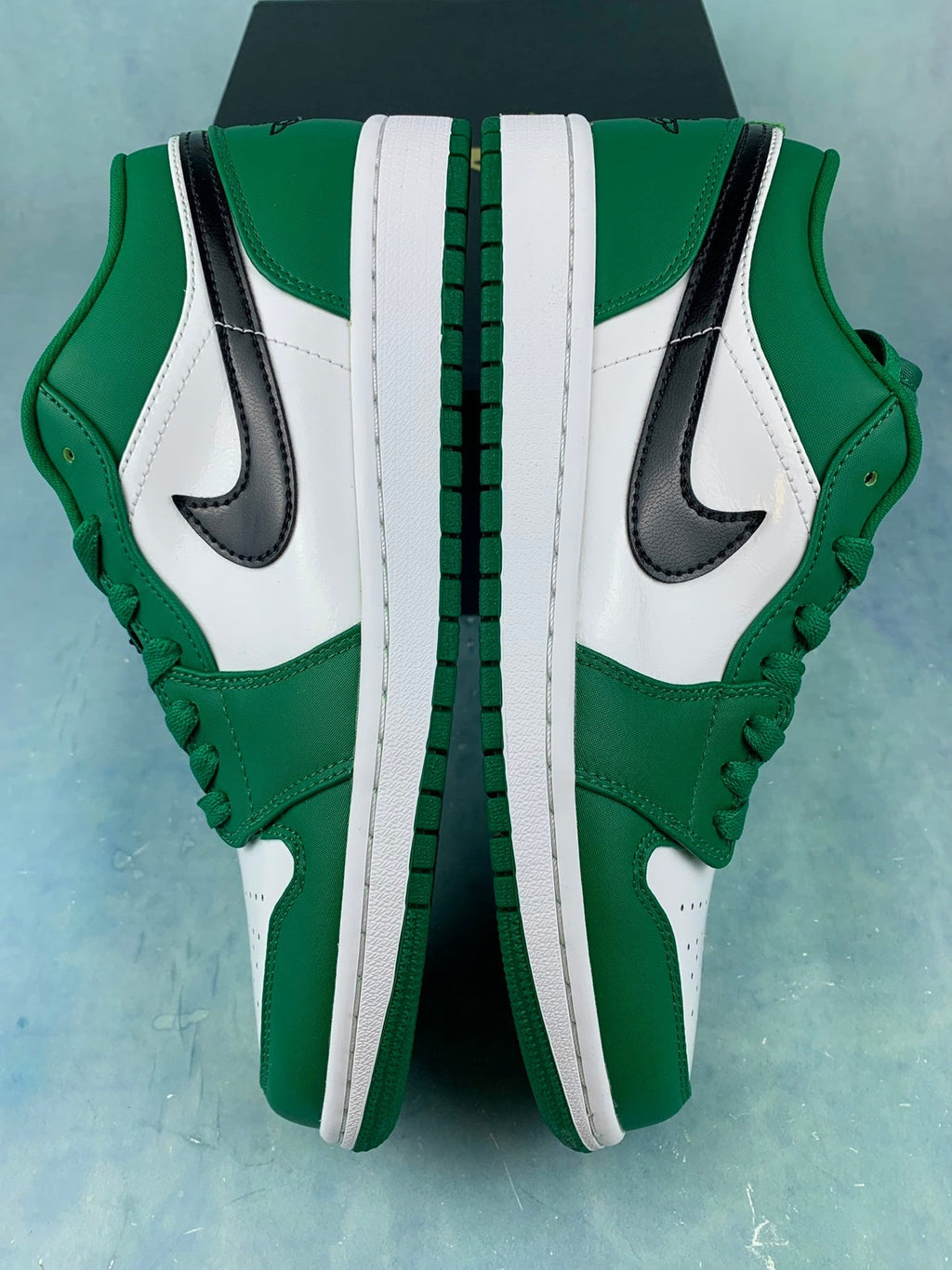 Air Jordan 1 Low Boston Celtics White/Green 553558-301 Unisex Sneakers detail view 3