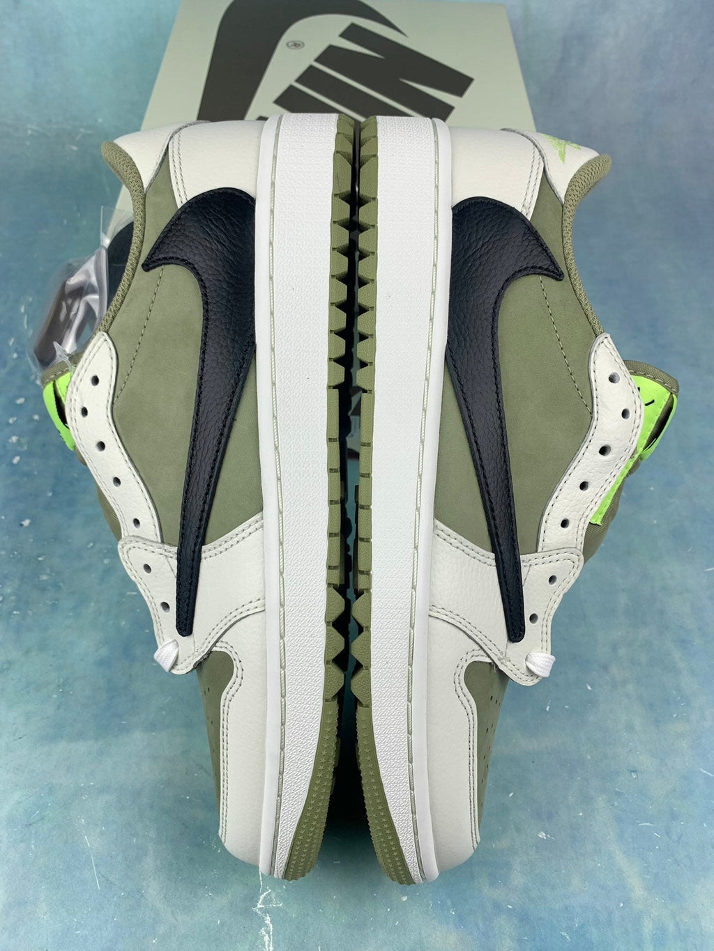 Air Jordan 1 Low Collaboration Golf Unisex Sneakers FZ3124-200 detail view 4