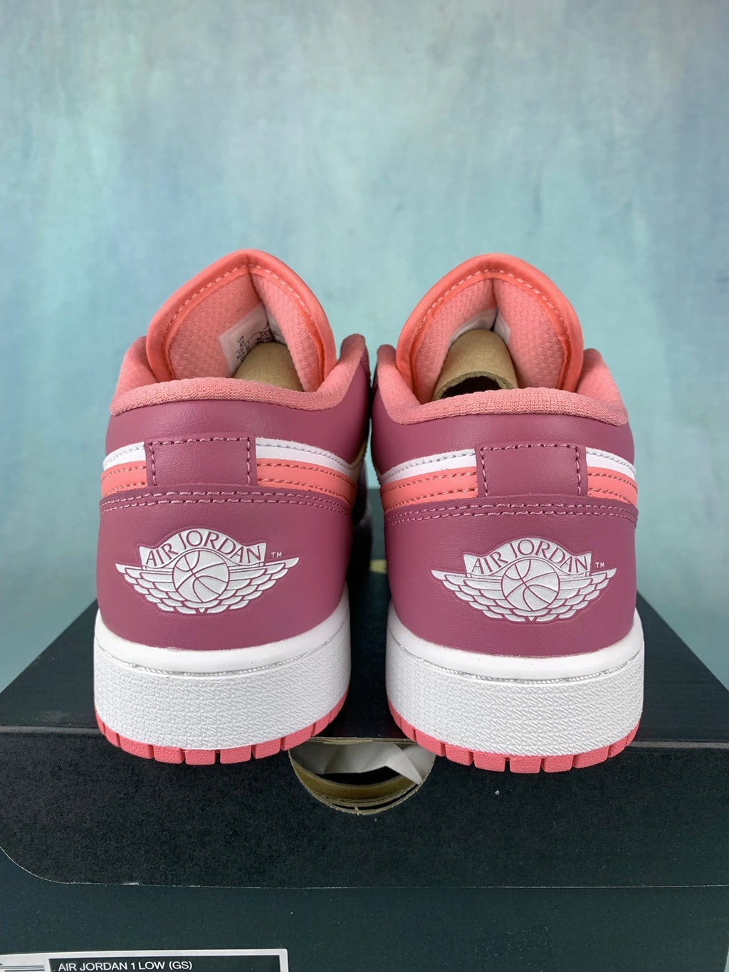 Air Jordan 1 Low Low- White/Pink 553560-616 Unisex Sneakers detail view 5