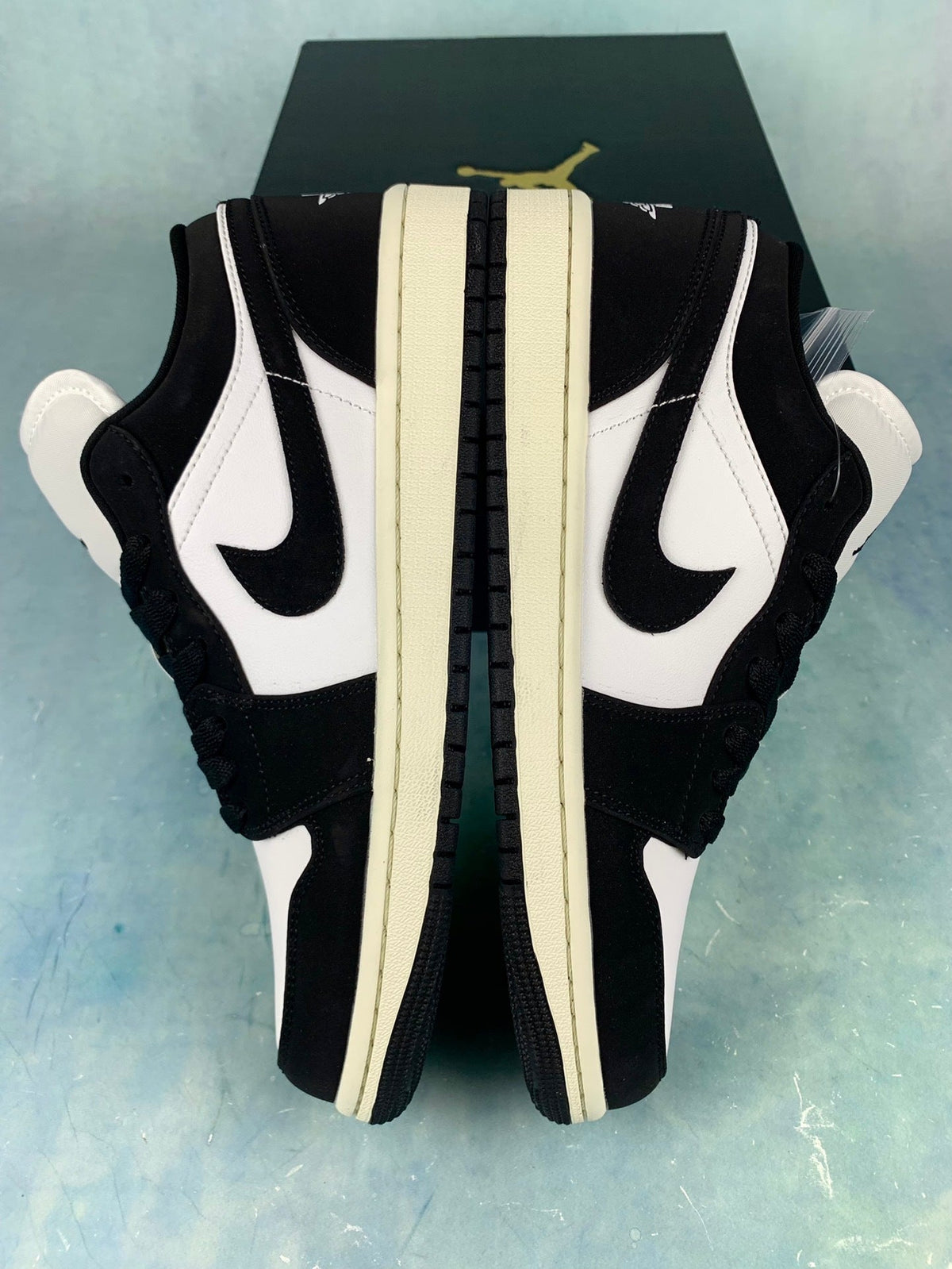 Air Jordan 1 Low Vintage Panda Unisex Sneakers FB9893-101 detail view 4