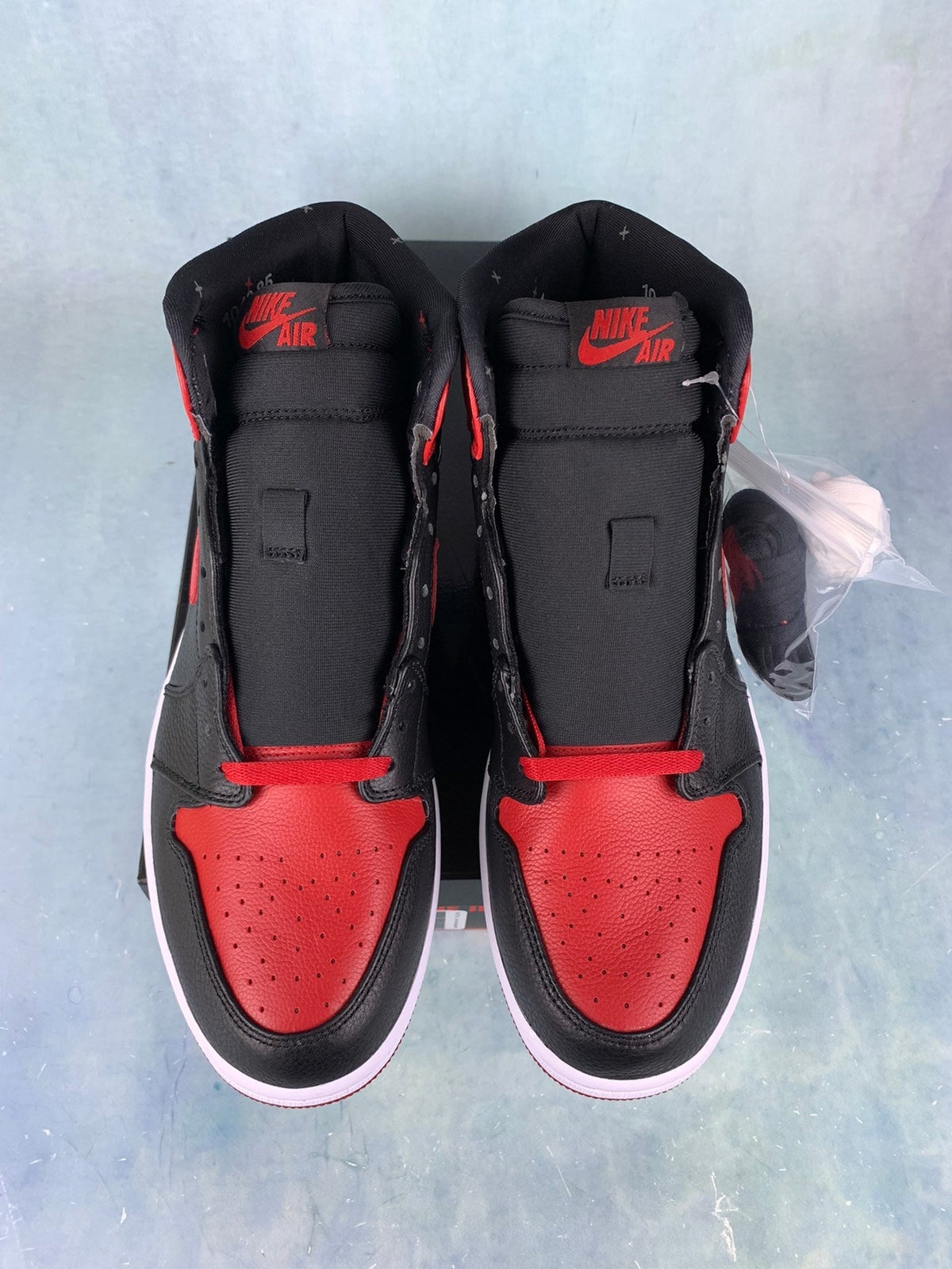 Air Jordan 1 High Black/Red Banned 432001-001 Unisex Sneakers detail view 3