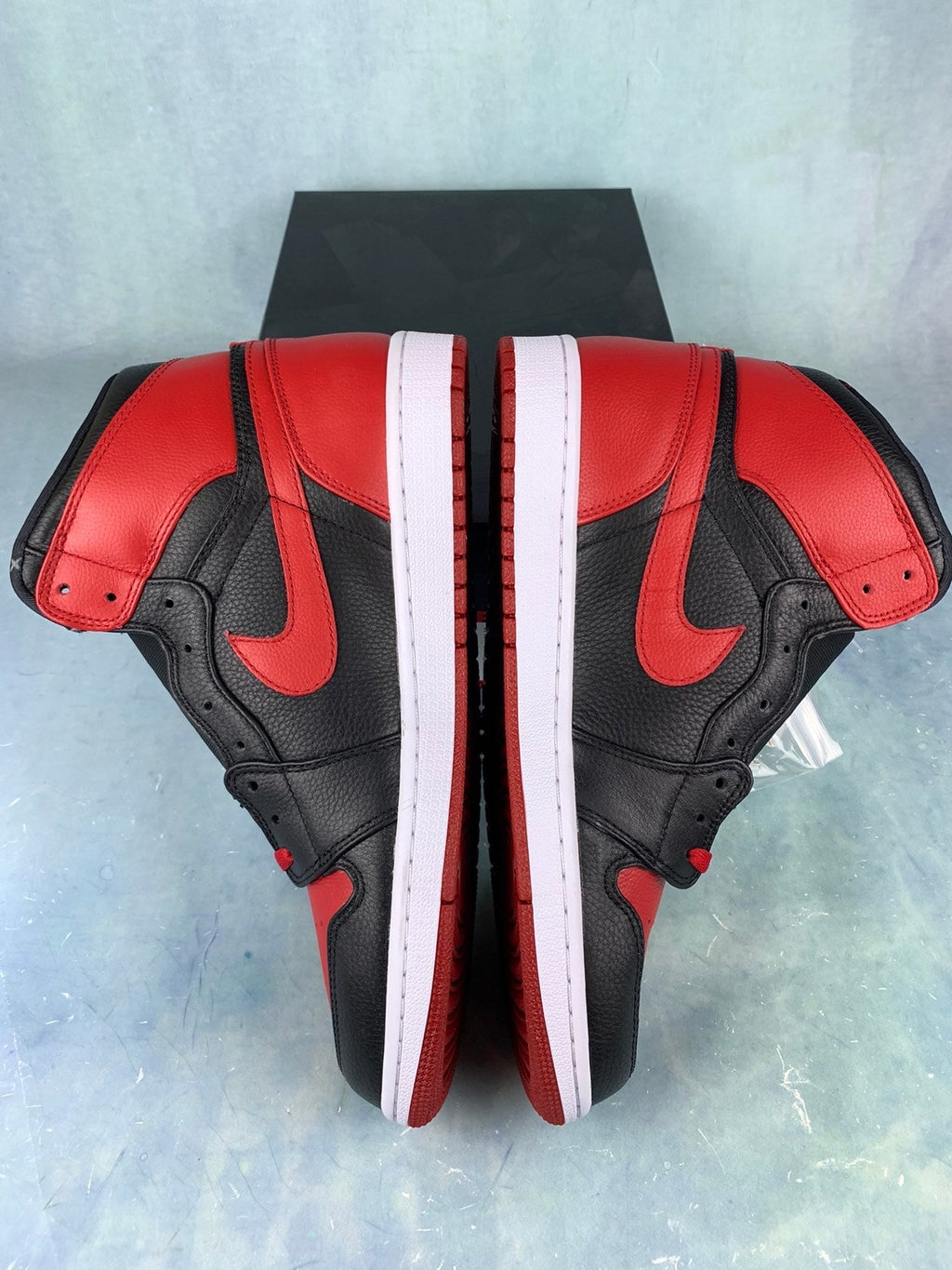 Air Jordan 1 High Black/Red Banned 432001-001 Unisex Sneakers detail view 5