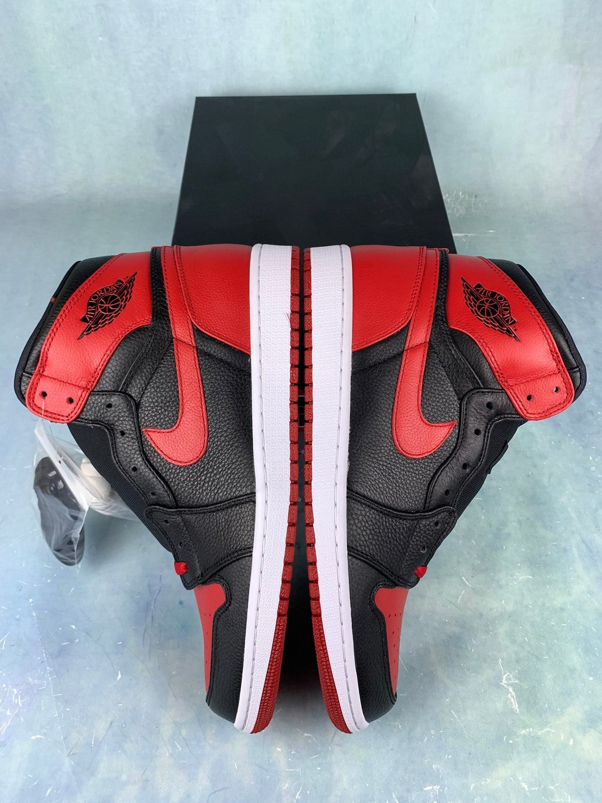 Air Jordan 1 High Black/Red Banned 432001-001 Unisex Sneakers detail view 4