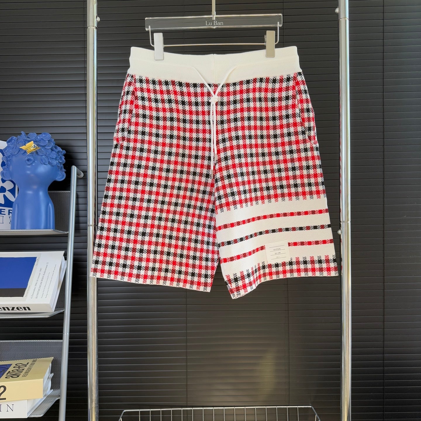 2026  Four-Stripe Jacquard Knit Shorts THOM TREND