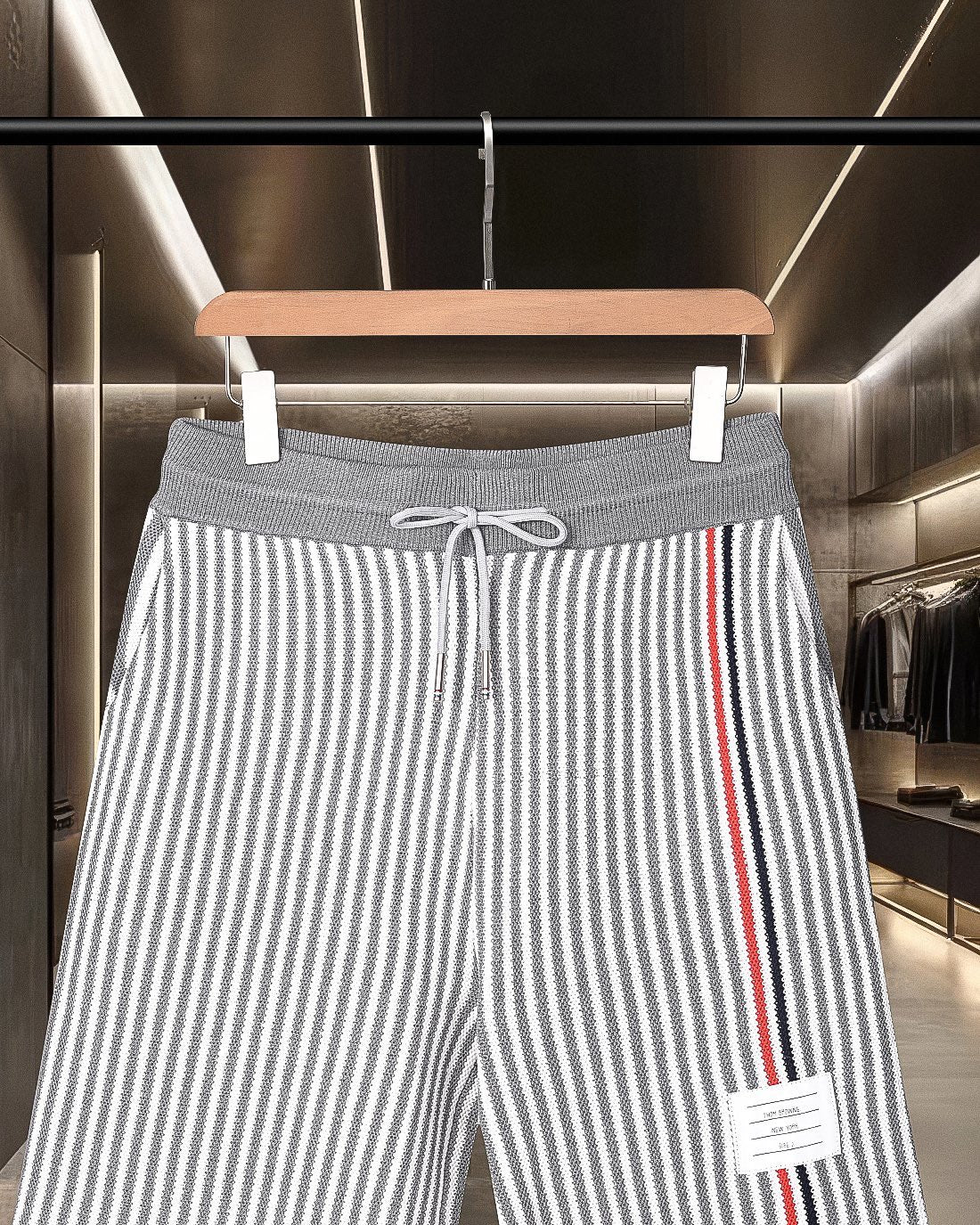 Thom Browne Style Four-Bar Stripe Knit Shorts - Image 3
