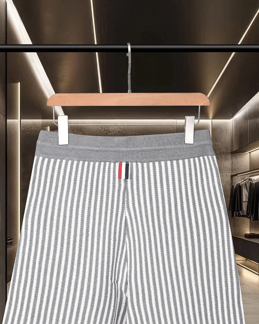 Thom Browne Style Four-Bar Stripe Knit Shorts - Image 5