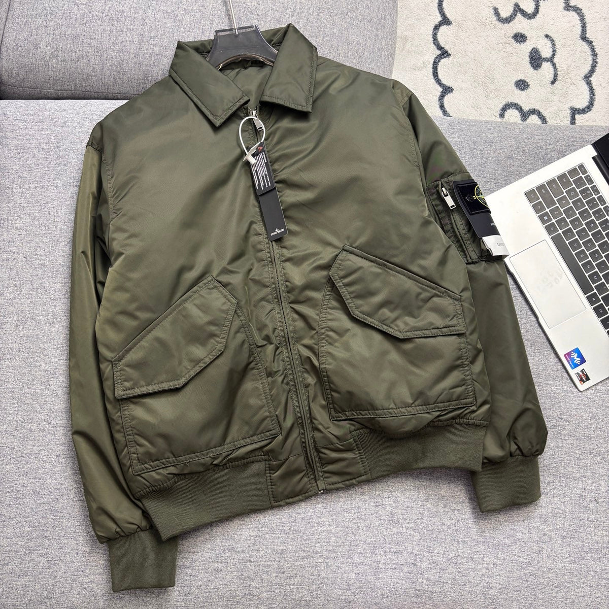 Stone Island Compass Badge Padded Flight Jacket - Green product detail view