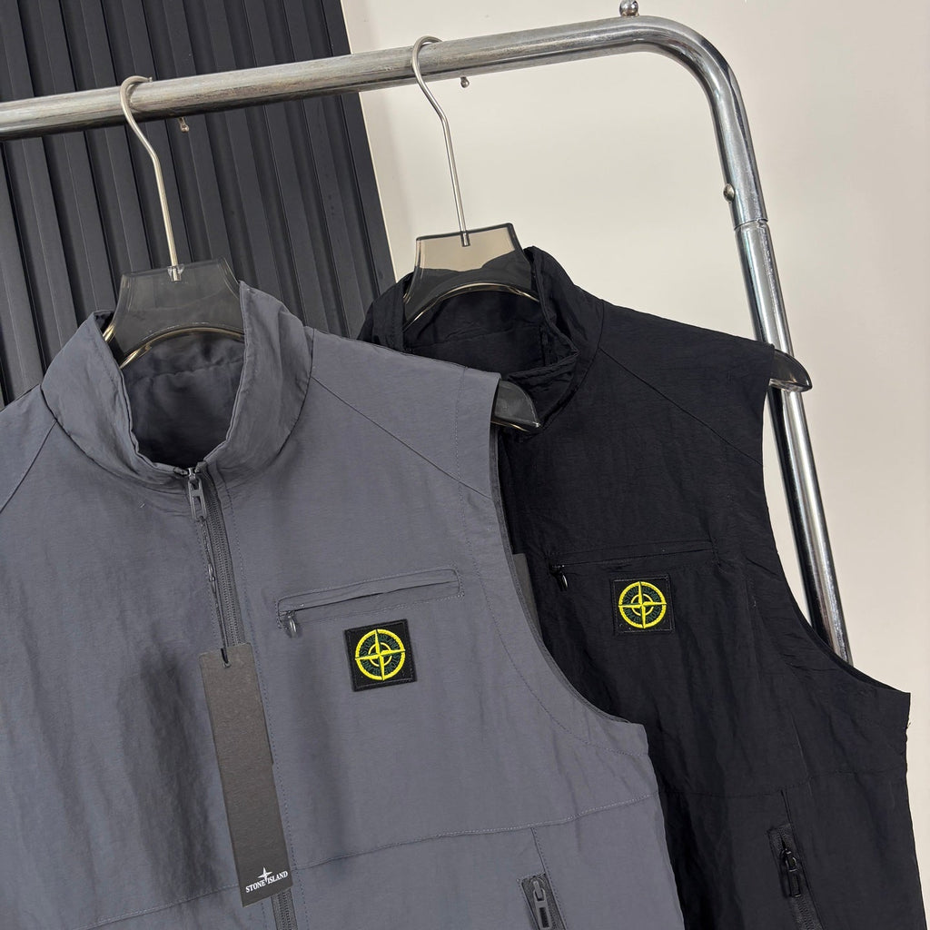 Stone Island Multi-Pocket Compass Badge Tactical Vest - Gray product detail view