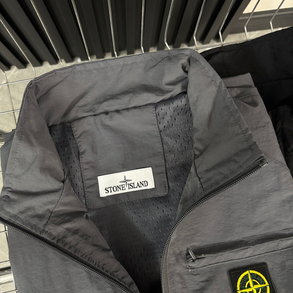 Stone Island Multi-Pocket Compass Badge Tactical Vest - Black product detail view