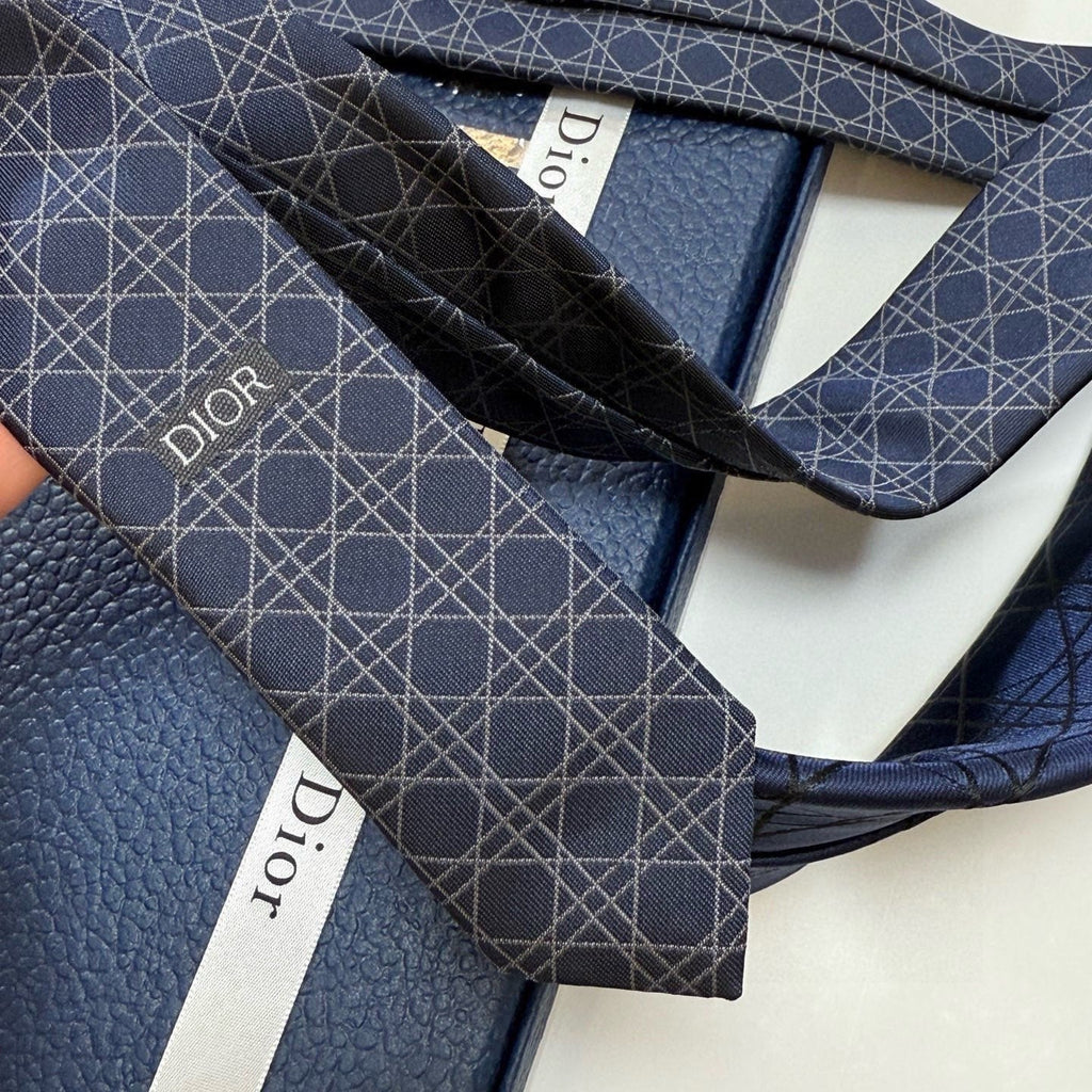 Dior Style Men's Oblique Geometric Silk Tie - Detail Image 8