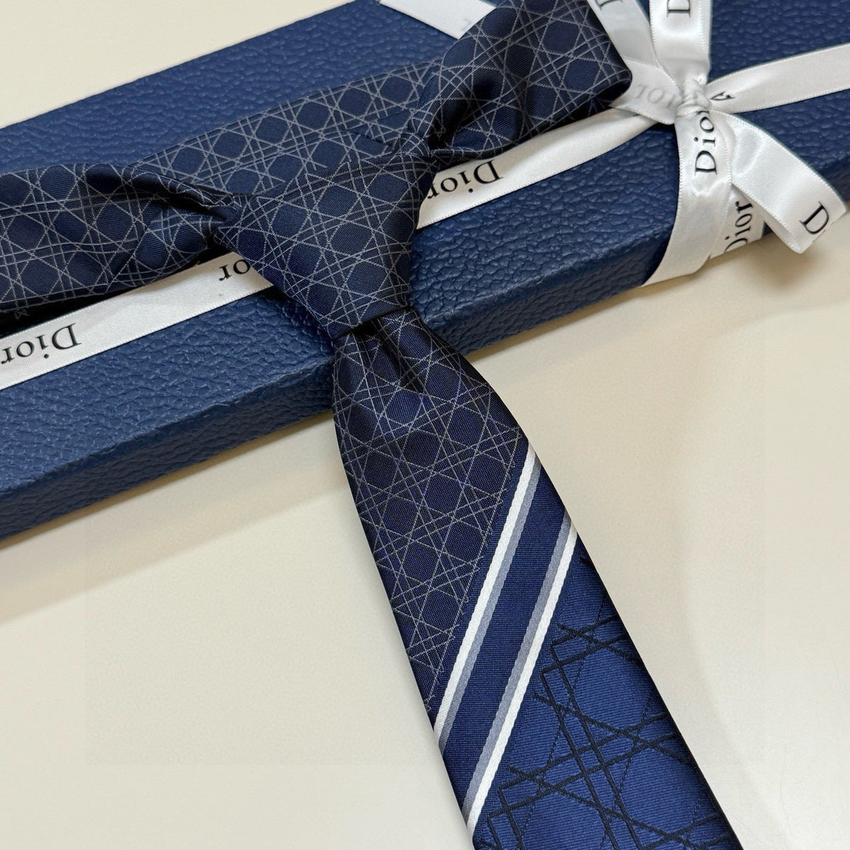 Dior Style Men's Oblique Geometric Silk Tie - Detail Image 9