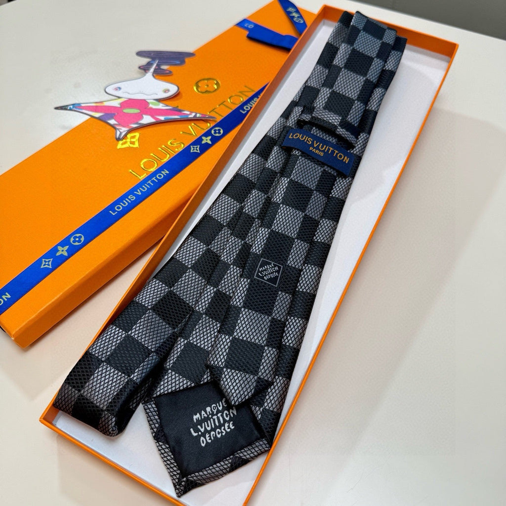 Louis Vuitton Style Men's Damier Check Silk Tie - Detail Image 3