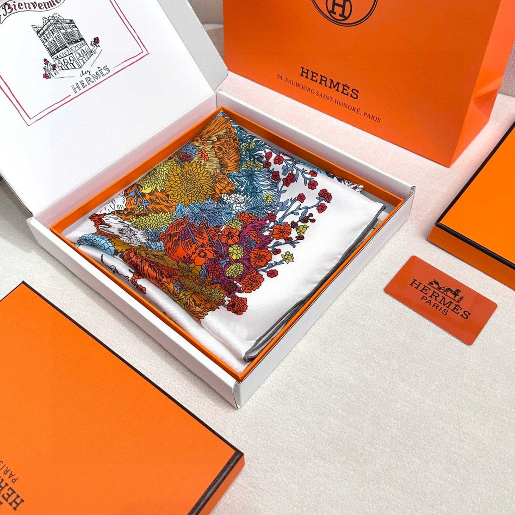 Hermes Style Lightness in Bloom Silk Scarf - White - Detail Image 3