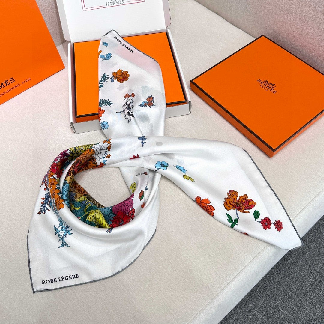 Hermes Style Lightness in Bloom Silk Scarf - White - Detail Image 5