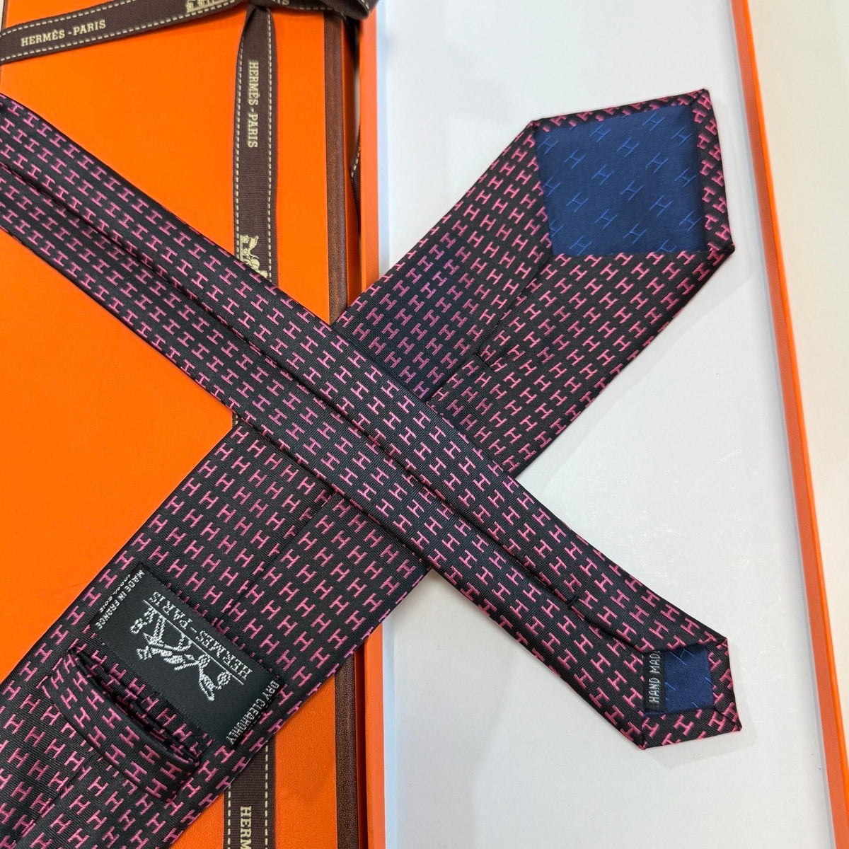 Hermes Style Men's Micro H Jacquard Silk Tie - Detail Image 5