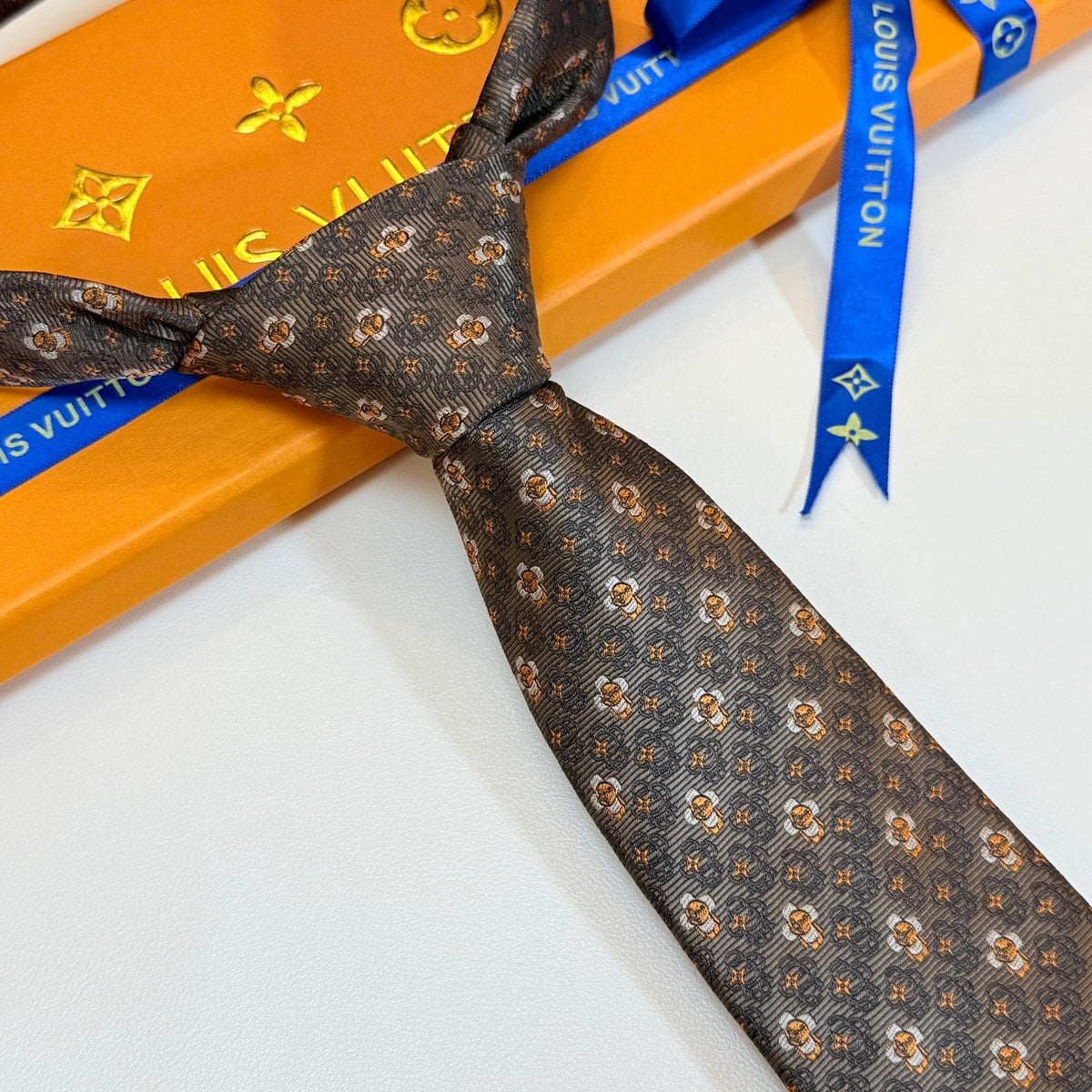 Louis Vuitton Style Men's Floral Monogram Silk Tie - Detail Image 5