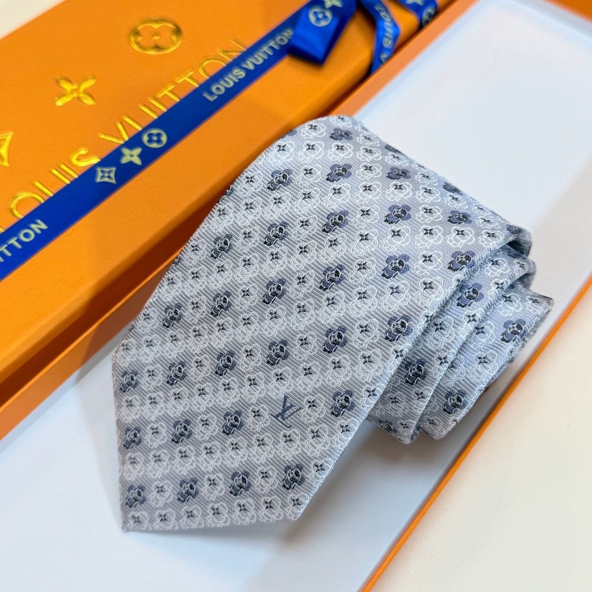 Louis Vuitton Style Men's Floral Monogram Silk Tie - Detail Image 6