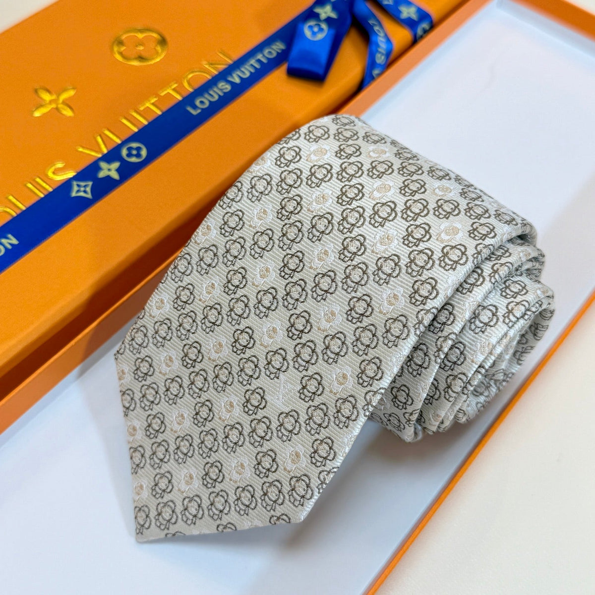 Louis Vuitton Style Men's Floral Monogram Silk Tie - Detail Image 9