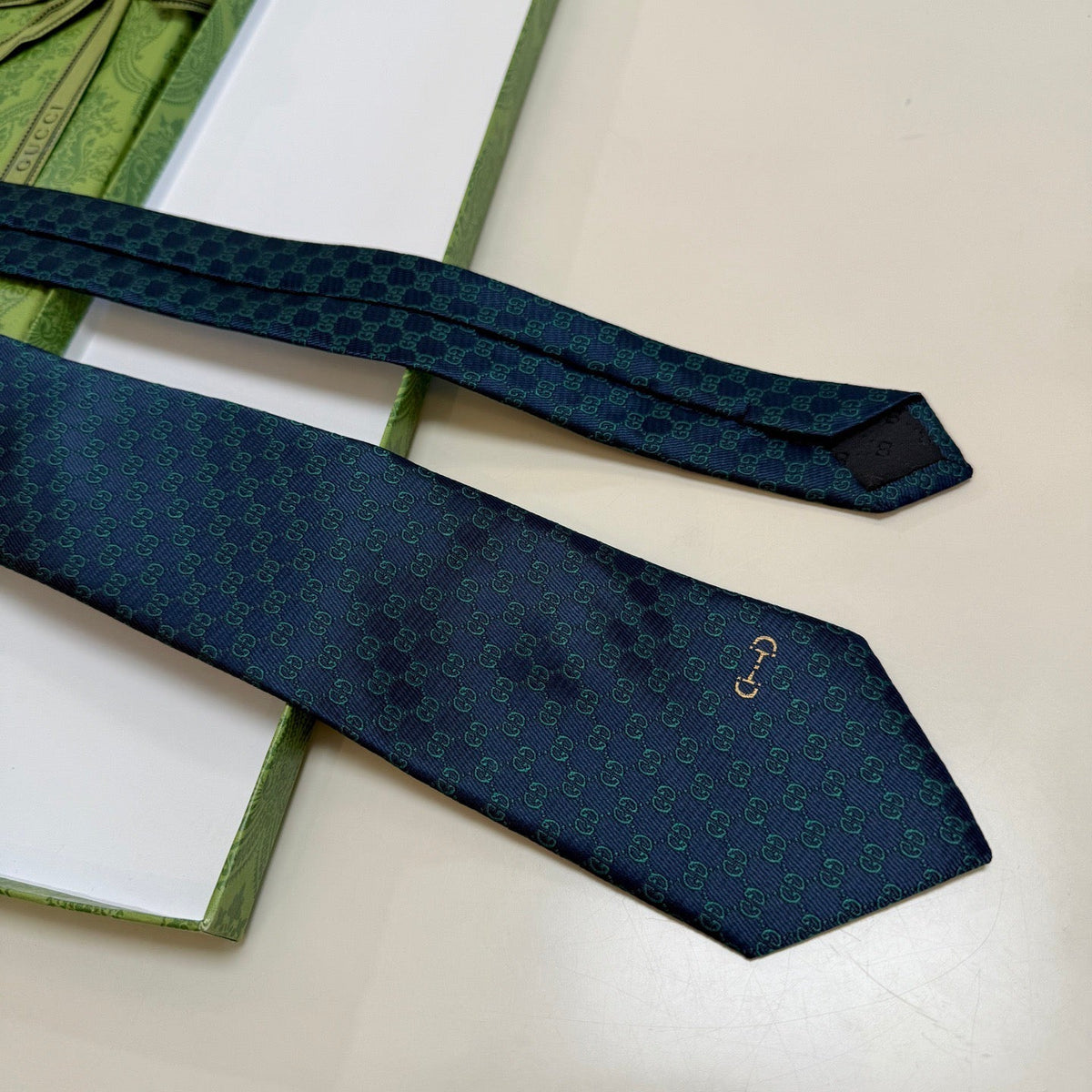 Gucci Style Men's Tonal GG Jacquard Silk Tie - Detail Image 6