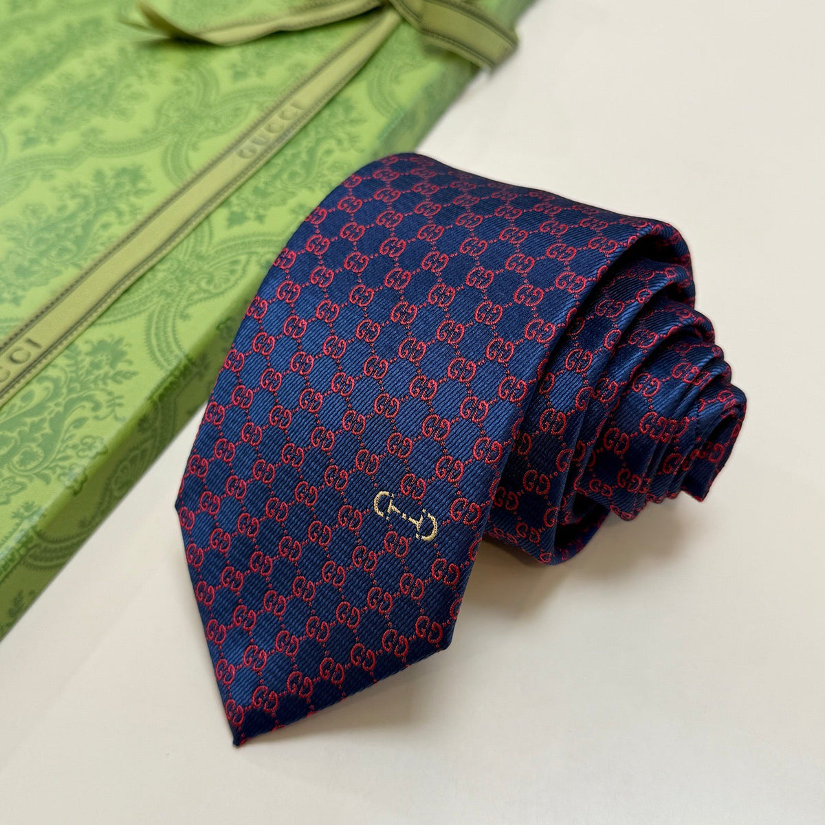 Gucci Style Men's Tonal GG Jacquard Silk Tie - Detail Image 10
