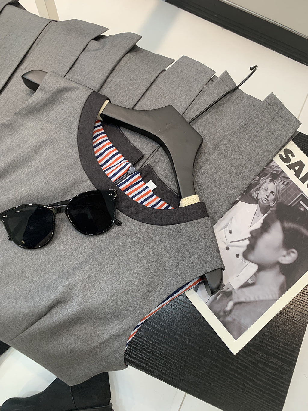 V-neck knitted cardigan（复制） THOM TREND