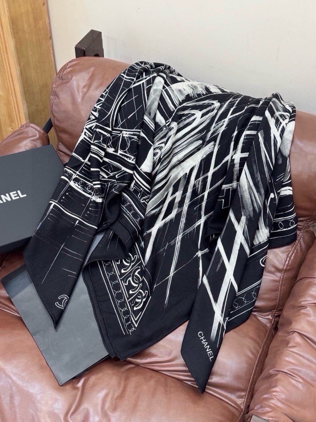 Chanel Style Grand Palais Cashmere Silk Shawl - Black White - Detail Image 4