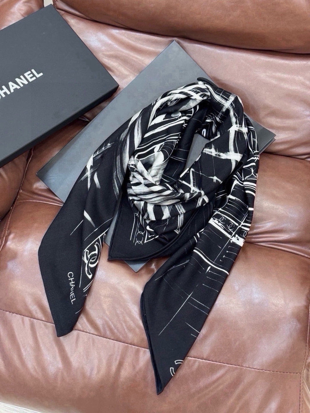 Chanel Style Grand Palais Cashmere Silk Shawl - Black White - Detail Image 5