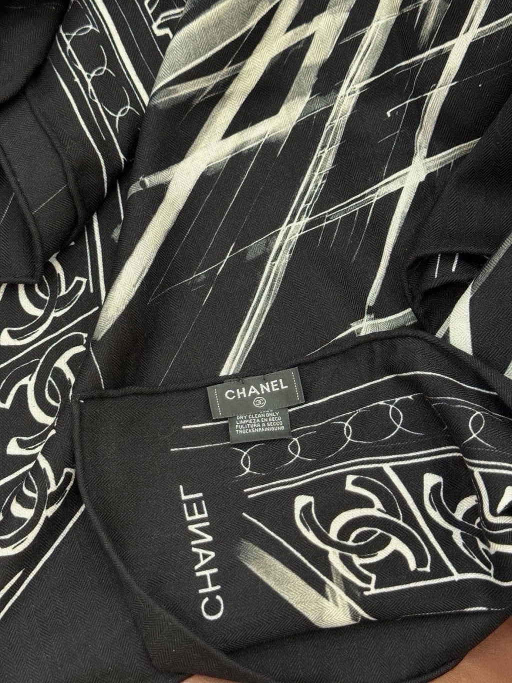 Chanel Style Grand Palais Cashmere Silk Shawl - Black White - Detail Image 6
