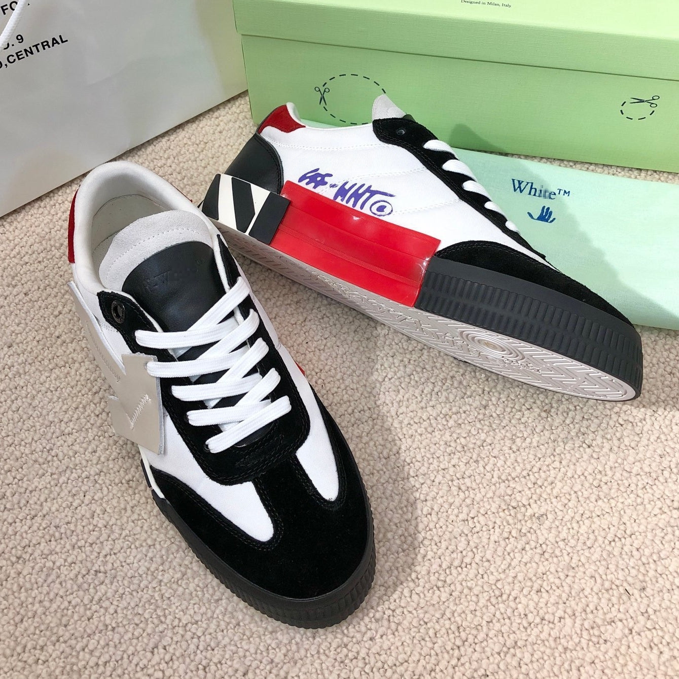 OFF-Whlte Arrow Sneakers#27 4-Bar