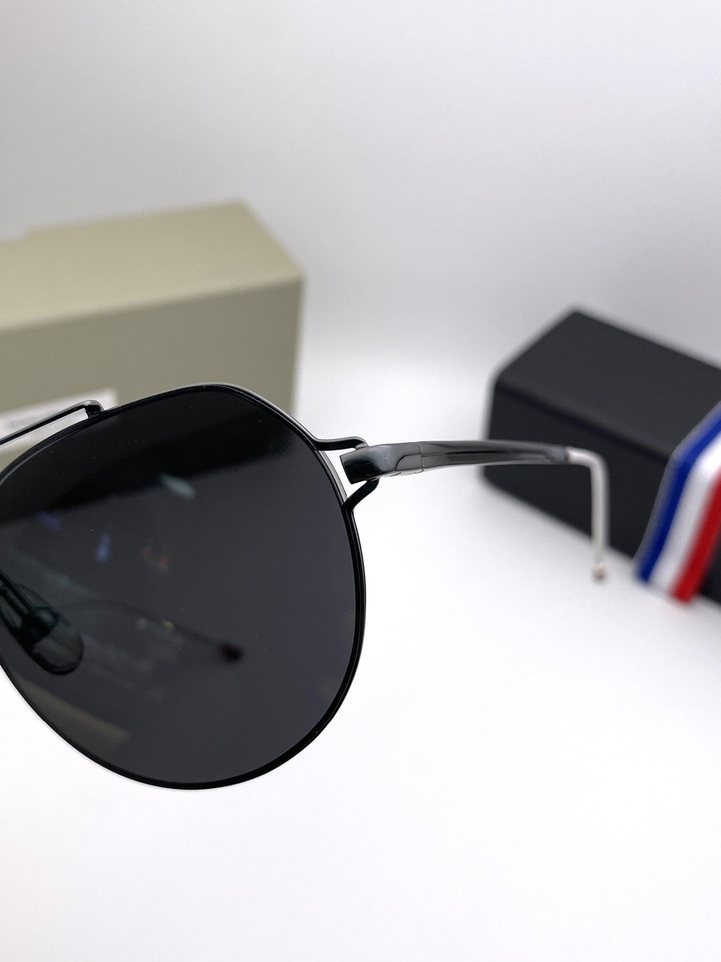 Unisex double-bridge sunglasses THOM TREND