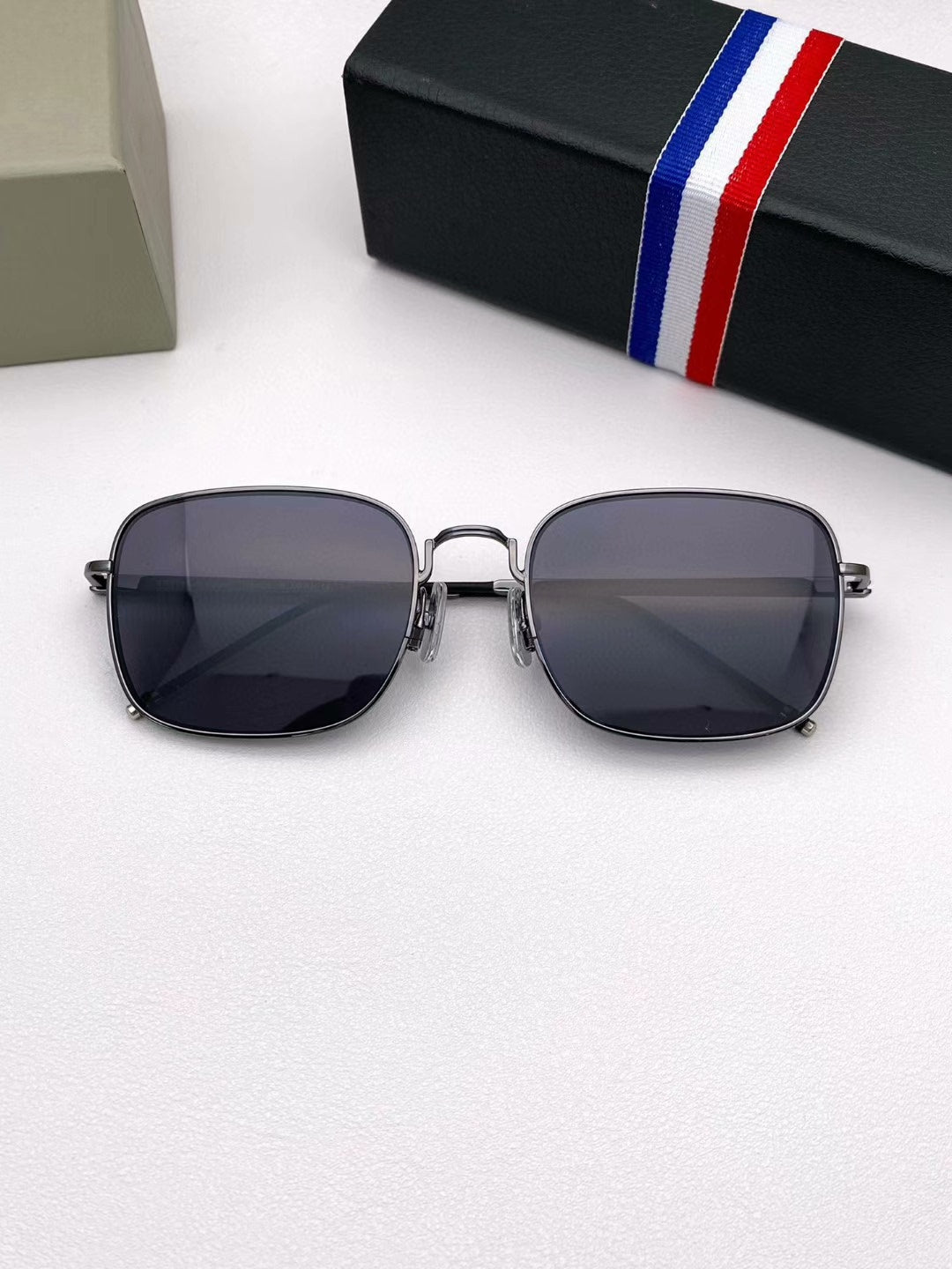 TBS124 Unisex double-bridge sunglasses THOM TREND